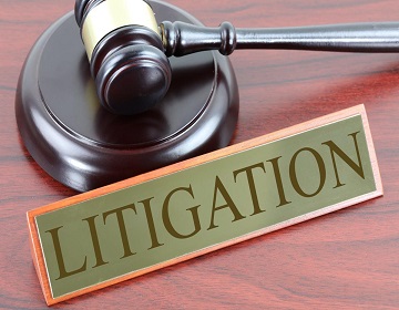 What does a business litigation attorney do?